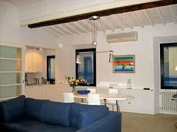 Firenze Apartments 2*,  Italia