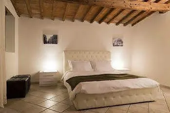 Firenze Apartments 2*,